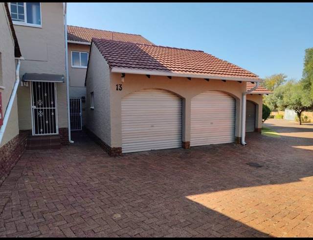 3 BEDROOM TOWNHOUSE FOR SALE IN ELARDUSPARK